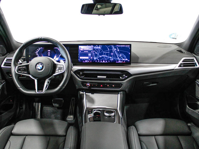BMW Serie 3 318d Touring color Negro. Año 2025. 110KW(150CV). Diésel. En concesionario Barcelona Premium -- GRAN VIA de Barcelona