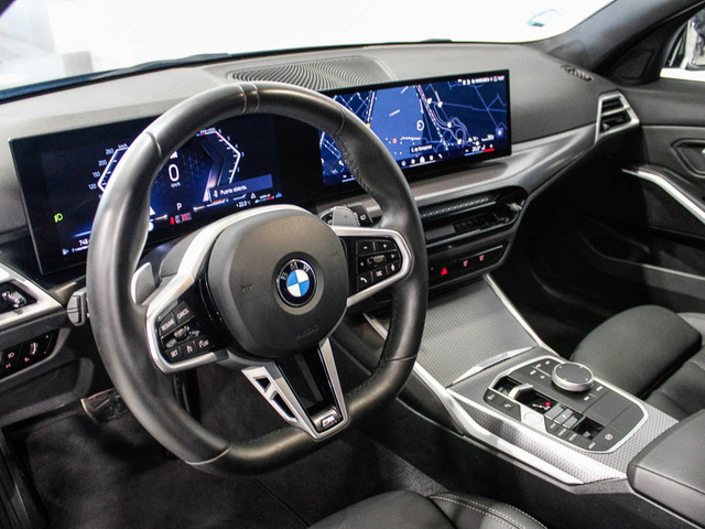 BMW Serie 3 318d Touring color Negro. Año 2025. 110KW(150CV). Diésel. En concesionario Barcelona Premium -- GRAN VIA de Barcelona