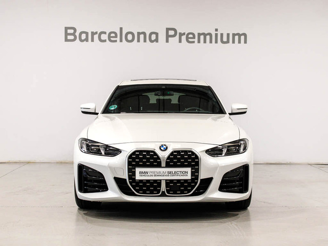 BMW Serie 4 420i Gran Coupe color Blanco. Año 2025. 135KW(184CV). Gasolina. En concesionario Barcelona Premium -- GRAN VIA de Barcelona