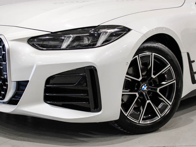 BMW Serie 4 420i Gran Coupe color Blanco. Año 2025. 135KW(184CV). Gasolina. En concesionario Barcelona Premium -- GRAN VIA de Barcelona