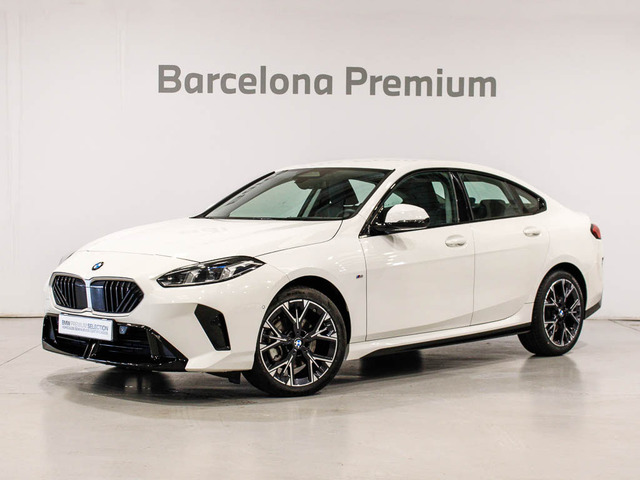 BMW Serie 2 218d Gran Coupe color Blanco. Año 2025. 110KW(150CV). Diésel. En concesionario Barcelona Premium -- GRAN VIA de Barcelona