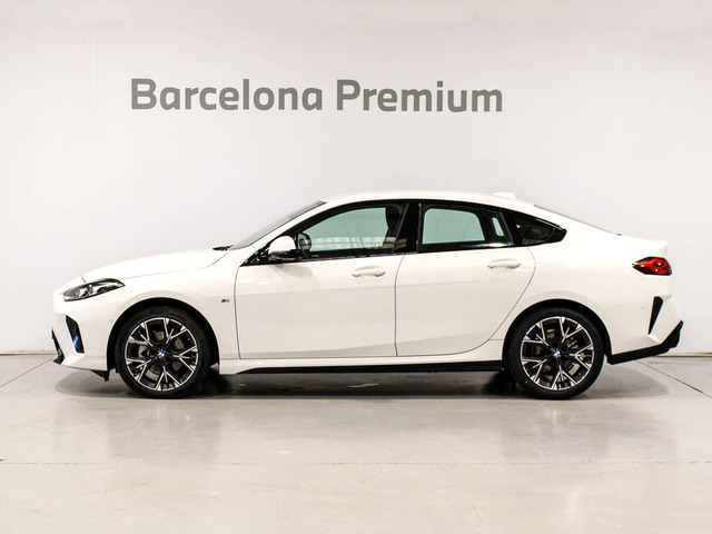 BMW Serie 2 218d Gran Coupe color Blanco. Año 2025. 110KW(150CV). Diésel. En concesionario Barcelona Premium -- GRAN VIA de Barcelona