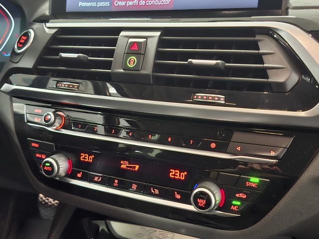 BMW X3 xDrive20d color Gris. Año 2021. 140KW(190CV). Diésel. En concesionario Automoviles Bertolin, S.L. de Valencia