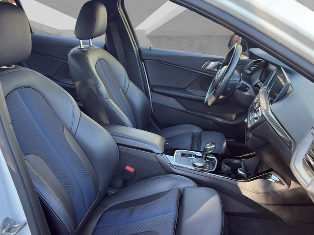 BMW Serie 1 118d color Blanco. Año 2021. 110KW(150CV). Diésel. En concesionario BMW Avilcar Ávila de Ávila