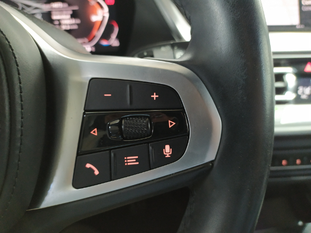 BMW Serie 1 118d color Rojo. Año 2022. 110KW(150CV). Diésel. En concesionario Hispamovil Elche de Alicante