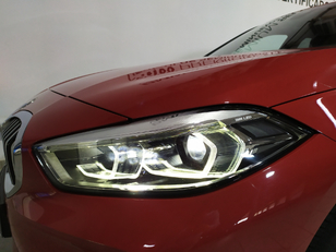 BMW Serie 1 118d color Rojo. Año 2022. 110KW(150CV). Diésel. En concesionario Hispamovil Elche de Alicante
