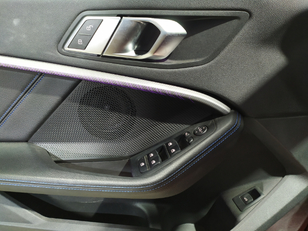 BMW Serie 1 118d color Rojo. Año 2022. 110KW(150CV). Diésel. En concesionario Hispamovil Elche de Alicante