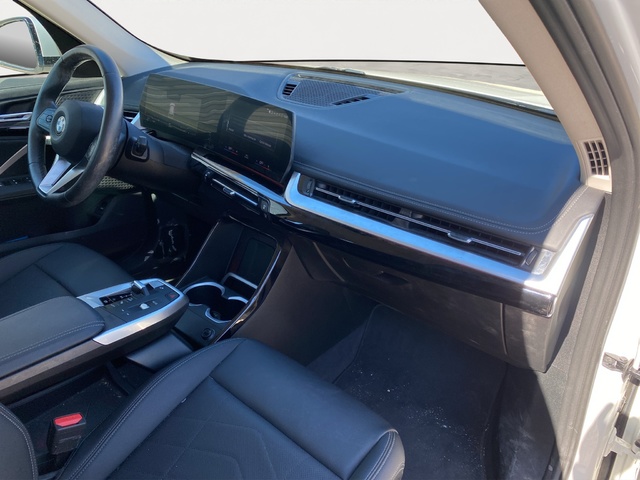 BMW X1 sDrive18d color Blanco. Año 2022. 110KW(150CV). Diésel. En concesionario Hispamovil, Orihuela de Alicante