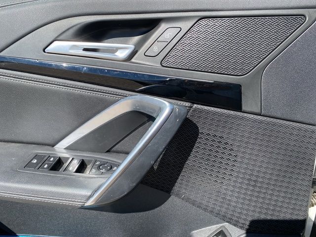 BMW X1 sDrive18d color Blanco. Año 2022. 110KW(150CV). Diésel. En concesionario Hispamovil, Orihuela de Alicante