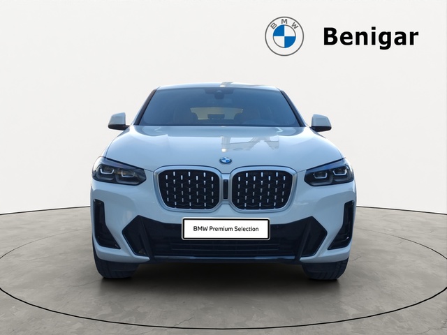BMW X4 xDrive20d color Blanco. Año 2024. 140KW(190CV). Diésel. En concesionario ALZIRA Automoviles Fersan, S.A. de Valencia