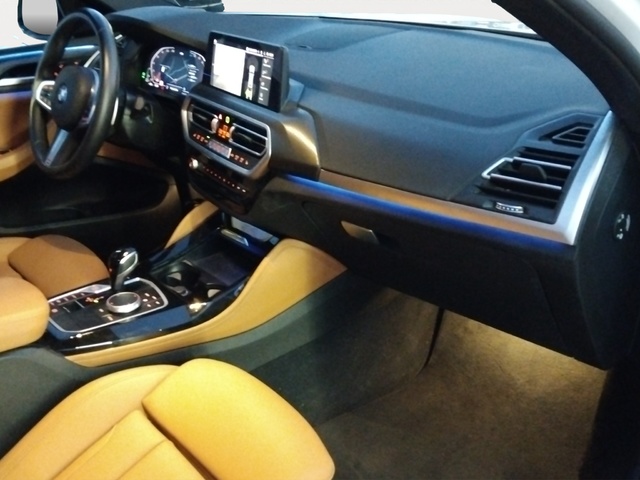 BMW X4 xDrive20d color Blanco. Año 2024. 140KW(190CV). Diésel. En concesionario ALZIRA Automoviles Fersan, S.A. de Valencia