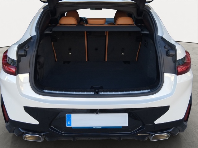 BMW X4 xDrive20d color Blanco. Año 2024. 140KW(190CV). Diésel. En concesionario ALZIRA Automoviles Fersan, S.A. de Valencia