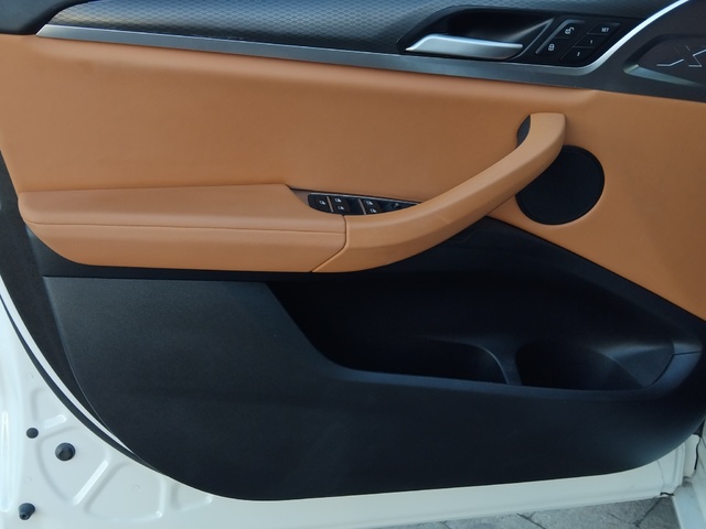 BMW X4 xDrive20d color Blanco. Año 2024. 140KW(190CV). Diésel. En concesionario ALZIRA Automoviles Fersan, S.A. de Valencia