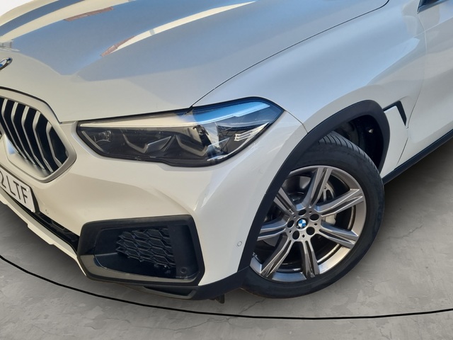 BMW X6 xDrive40i color Blanco. Año 2021. 250KW(340CV). Gasolina. En concesionario GANDIA Automoviles Fersan, S.A. de Valencia