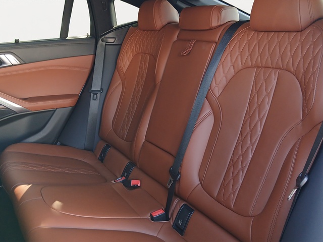 BMW X6 xDrive40i color Blanco. Año 2021. 250KW(340CV). Gasolina. En concesionario GANDIA Automoviles Fersan, S.A. de Valencia