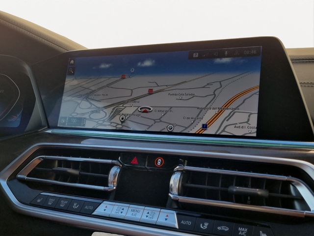 BMW X6 xDrive40i color Blanco. Año 2021. 250KW(340CV). Gasolina. En concesionario GANDIA Automoviles Fersan, S.A. de Valencia