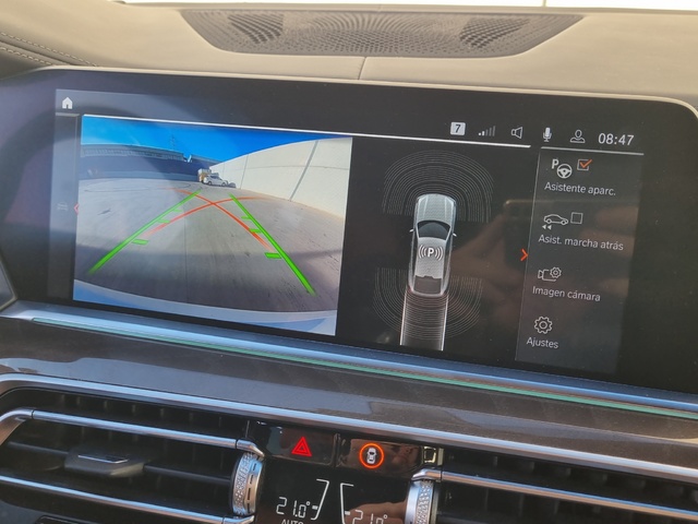 BMW X6 xDrive40i color Blanco. Año 2021. 250KW(340CV). Gasolina. En concesionario GANDIA Automoviles Fersan, S.A. de Valencia