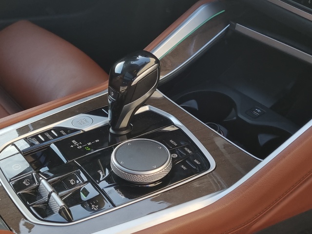 BMW X6 xDrive40i color Blanco. Año 2021. 250KW(340CV). Gasolina. En concesionario GANDIA Automoviles Fersan, S.A. de Valencia