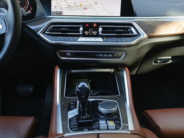 BMW X6 xDrive40i color Blanco. Año 2021. 250KW(340CV). Gasolina. En concesionario GANDIA Automoviles Fersan, S.A. de Valencia