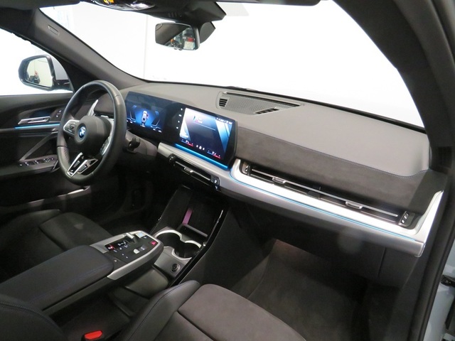 BMW iX2 eDrive20 color Gris. Año 2025. 150KW(204CV). Eléctrico. En concesionario Lugauto S.A. de Lugo