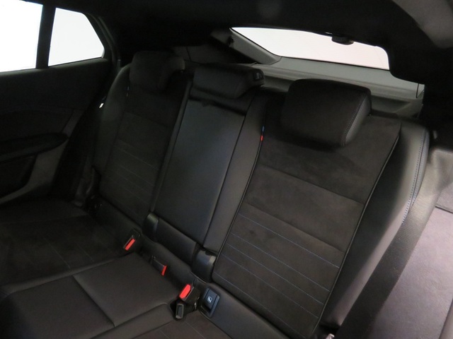 BMW iX2 eDrive20 color Gris. Año 2025. 150KW(204CV). Eléctrico. En concesionario Lugauto S.A. de Lugo