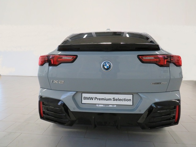 BMW iX2 eDrive20 color Gris. Año 2025. 150KW(204CV). Eléctrico. En concesionario Lugauto S.A. de Lugo