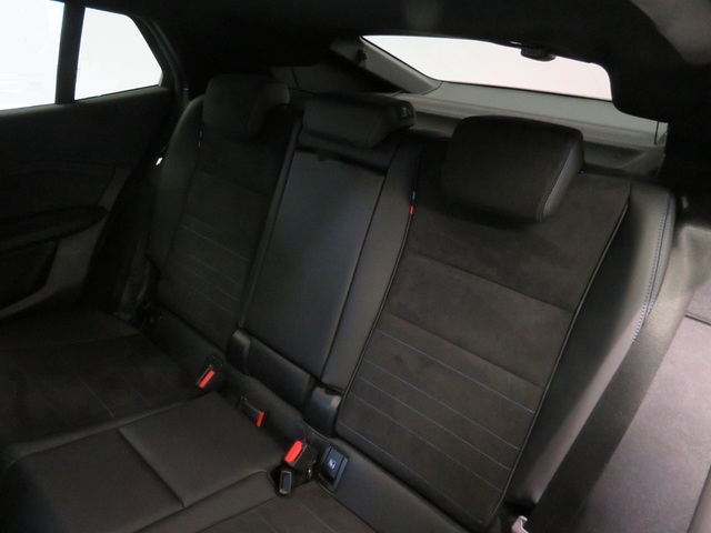 BMW iX2 eDrive20 color Gris. Año 2025. 150KW(204CV). Eléctrico. En concesionario Lugauto S.A. de Lugo