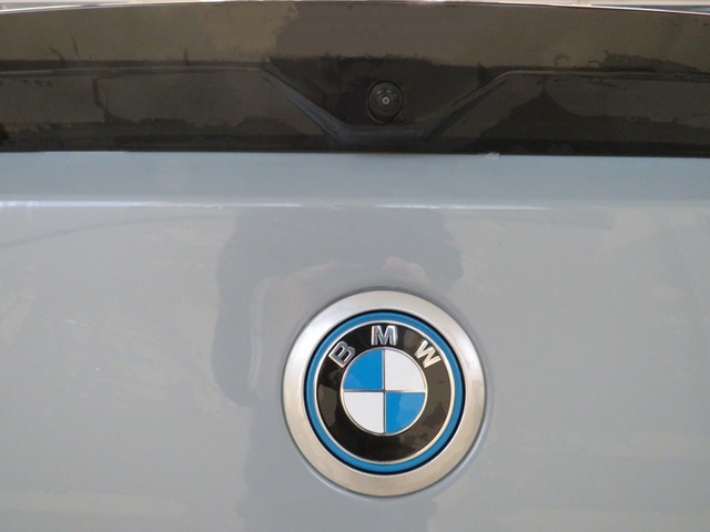 BMW iX2 eDrive20 color Gris. Año 2025. 150KW(204CV). Eléctrico. En concesionario Lugauto S.A. de Lugo