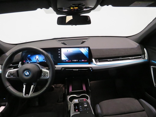 BMW iX2 eDrive20 color Gris. Año 2025. 150KW(204CV). Eléctrico. En concesionario Lugauto S.A. de Lugo