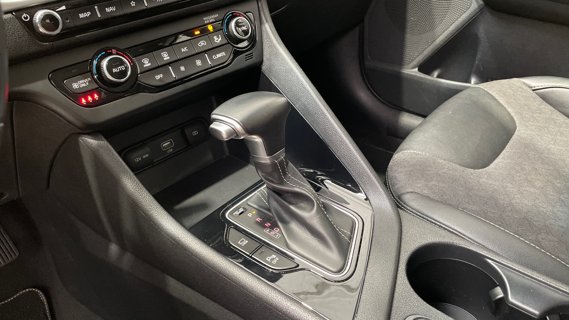 Kia Niro 1.6 GDi HEV Híbrido en Barcelona