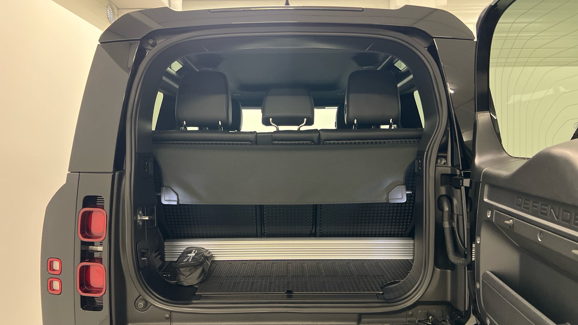 Land Rover Defender 110 3.0 I6 MHEV en Barcelona