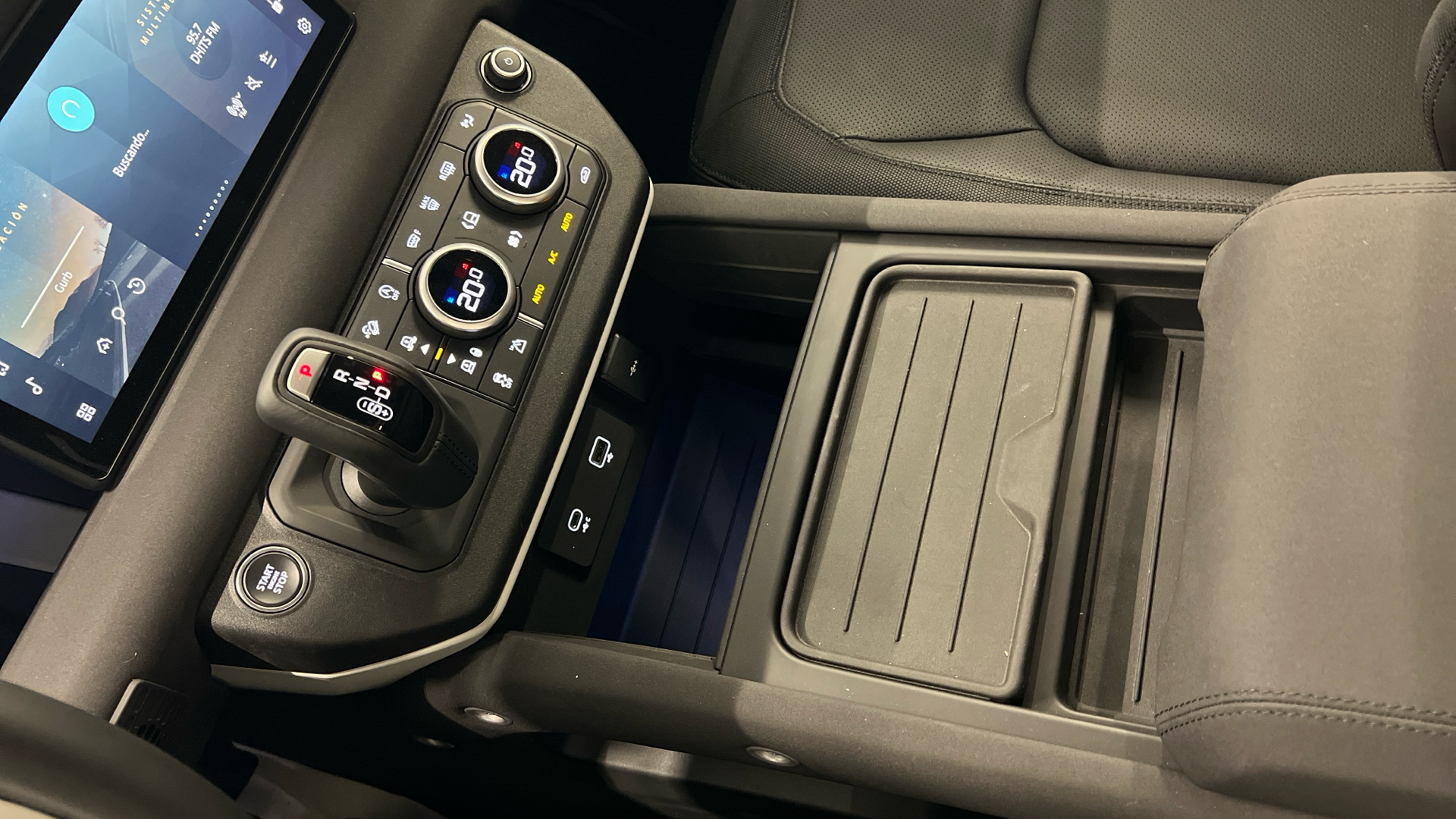 Land Rover Defender 110 3.0 I6 MHEV en Barcelona