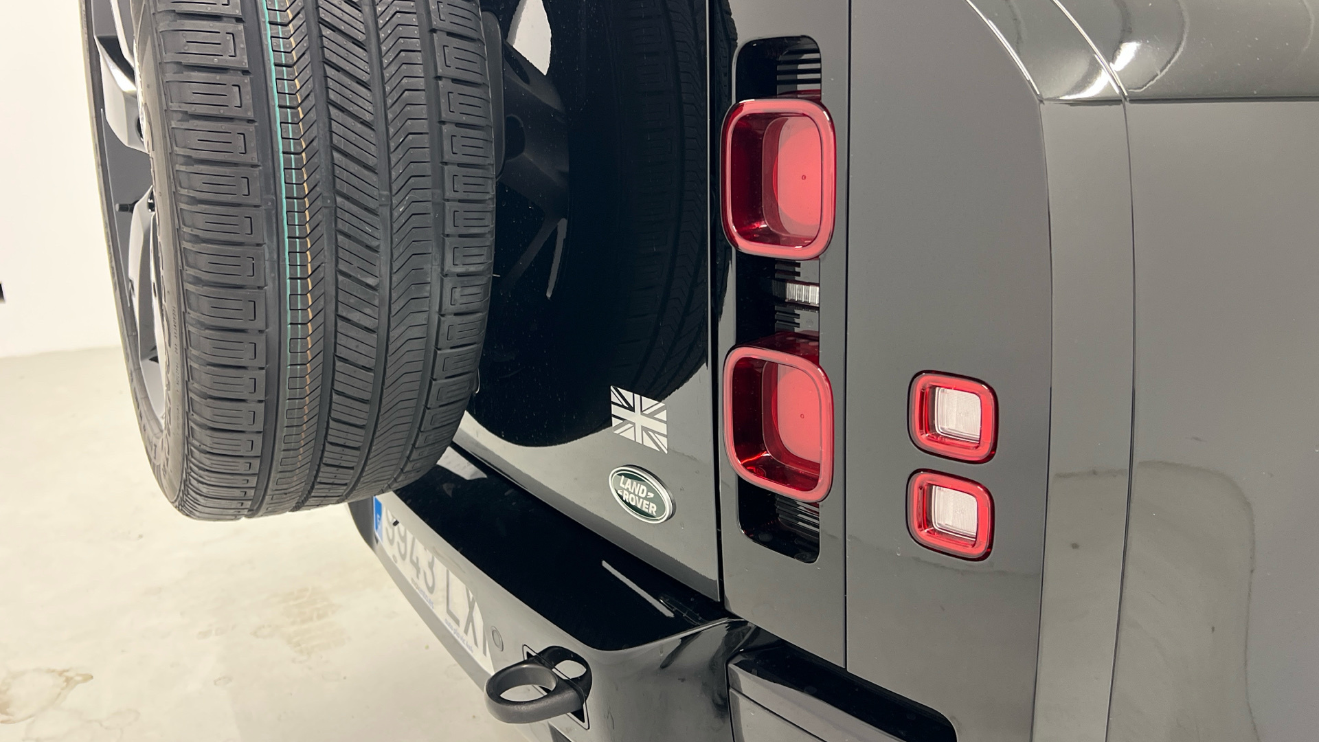 Land Rover Defender 110 3.0 I6 MHEV en Barcelona