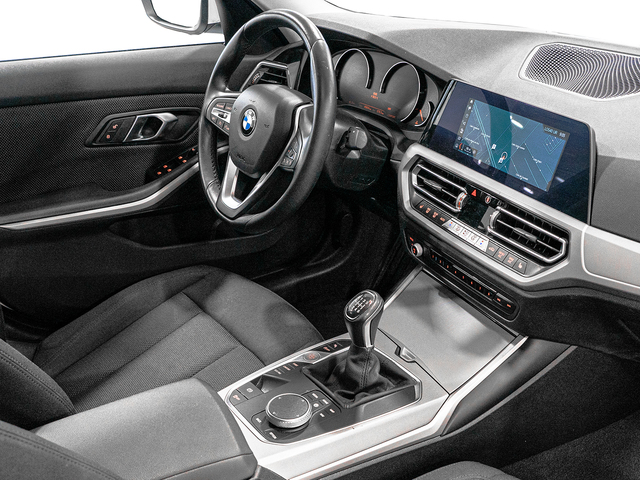 BMW Serie 3 318d color Blanco. Año 2019. 110KW(150CV). Diésel. En concesionario Caetano Cuzco, Alcalá de Madrid