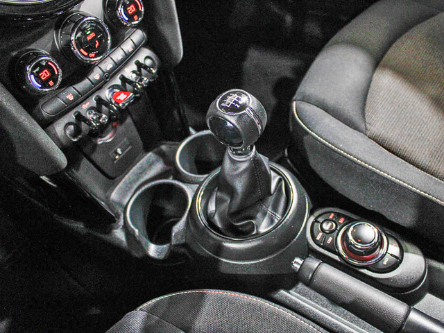 fotoG 14 del MINI MINI 5 Puertas Cooper 100 kW (136 CV) 136cv Gasolina del 2023 en Barcelona