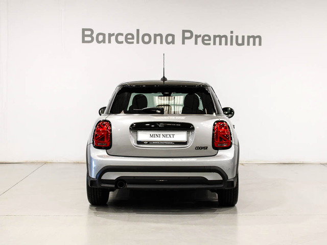 fotoG 4 del MINI MINI 5 Puertas Cooper 100 kW (136 CV) 136cv Gasolina del 2023 en Barcelona