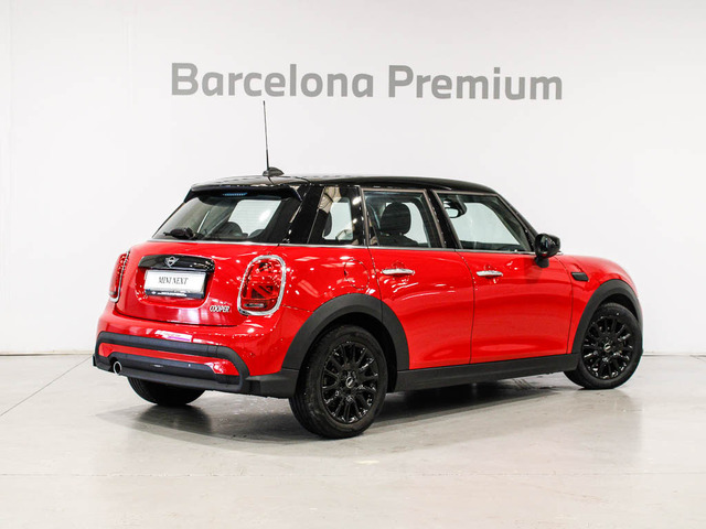 fotoG 3 del MINI MINI 5 Puertas Cooper 100 kW (136 CV) 136cv Gasolina del 2022 en Barcelona