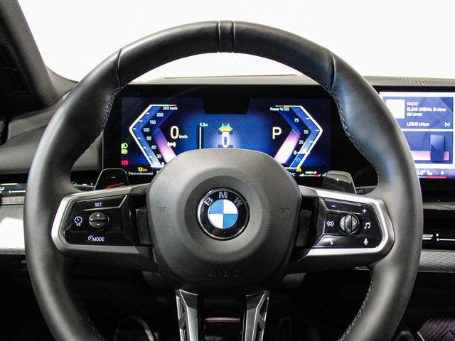 BMW Serie 5 520d color Blanco. Año 2025. 145KW(197CV). Diésel. En concesionario Barcelona Premium -- GRAN VIA de Barcelona