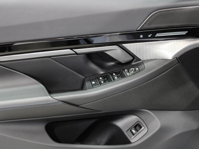 BMW Serie 5 520d color Blanco. Año 2025. 145KW(197CV). Diésel. En concesionario Barcelona Premium -- GRAN VIA de Barcelona