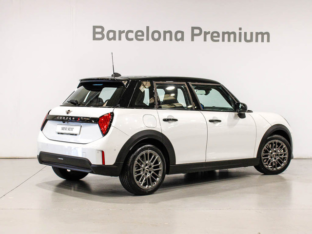 fotoG 3 del MINI MINI 5 Puertas Cooper S 150 kW (204 CV) 204cv Gasolina del 2025 en Barcelona