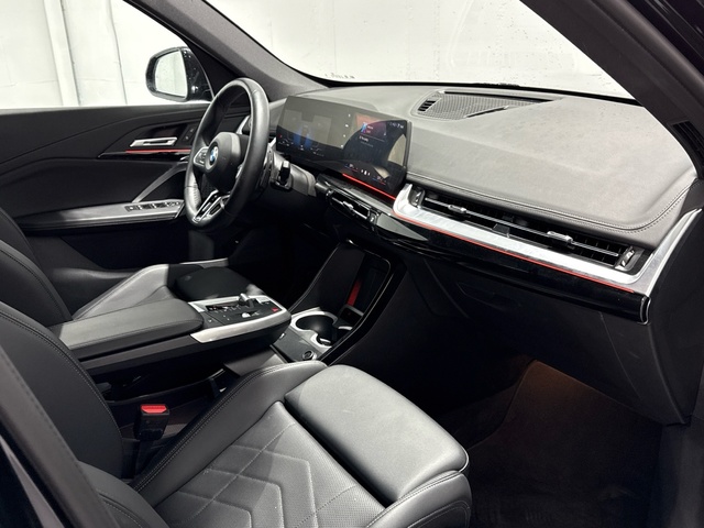 BMW X1 sDrive20d color Negro. Año 2024. 120KW(163CV). Diésel. En concesionario Auto Premier, S.A. - MADRID de Madrid
