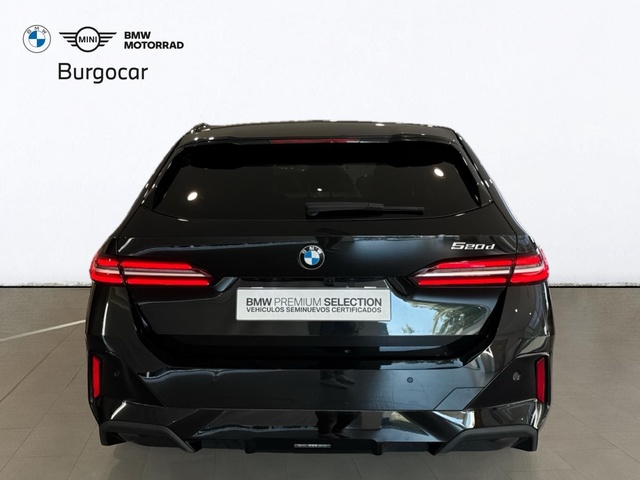 BMW Serie 5 520d Touring color Negro. Año 2024. 145KW(197CV). Diésel. En concesionario Motor Gorbea de Álava