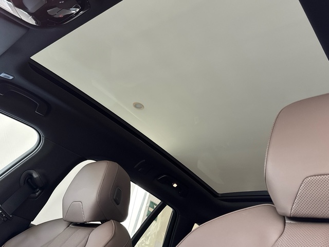 BMW Serie 5 520d Touring color Negro. Año 2024. 145KW(197CV). Diésel. En concesionario Motor Gorbea de Álava