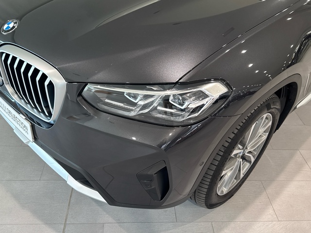 BMW X3 xDrive20d color Gris. Año 2024. 140KW(190CV). Diésel. En concesionario Motor Gorbea de Álava