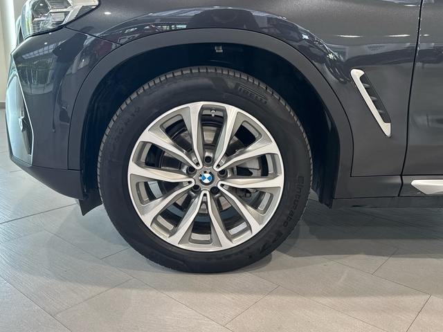 BMW X3 xDrive20d color Gris. Año 2024. 140KW(190CV). Diésel. En concesionario Motor Gorbea de Álava