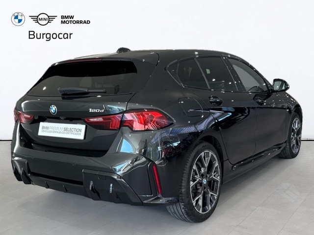BMW Serie 1 120d color Negro. Año 2025. 120KW(163CV). Diésel. En concesionario Motor Gorbea de Álava