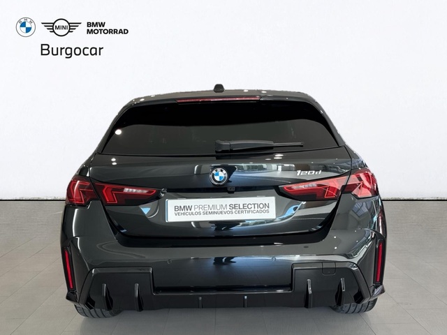 BMW Serie 1 120d color Negro. Año 2025. 120KW(163CV). Diésel. En concesionario Motor Gorbea de Álava