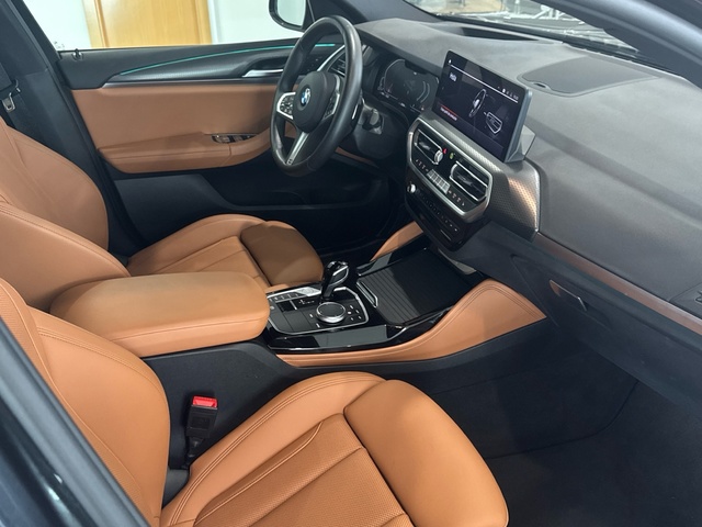 BMW X4 xDrive20d color Gris. Año 2024. 140KW(190CV). Diésel. En concesionario Motor Gorbea de Álava