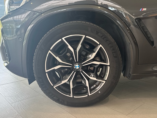 BMW X4 xDrive20d color Gris. Año 2024. 140KW(190CV). Diésel. En concesionario Motor Gorbea de Álava