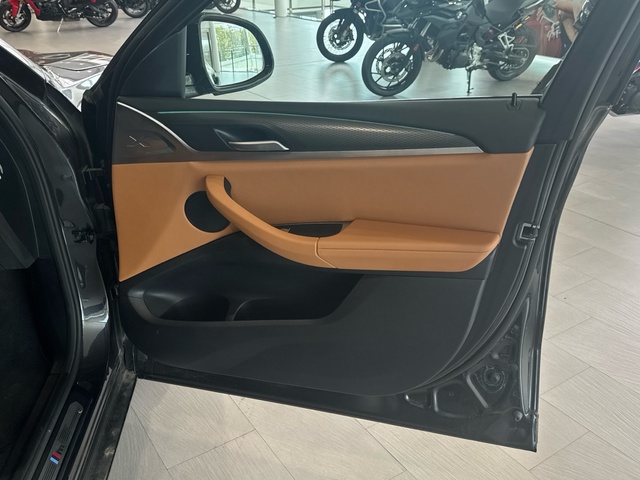 BMW X4 xDrive20d color Gris. Año 2024. 140KW(190CV). Diésel. En concesionario Motor Gorbea de Álava